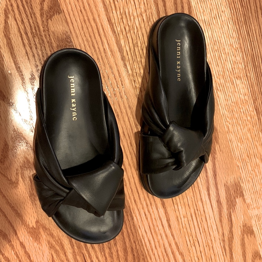 JENNI KAYNE Leather Knot Sandal in Black Size 36